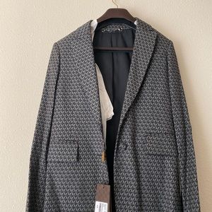 Gucci suit Caleidoscopic light suit vest , original price $1,750.100% authentic.